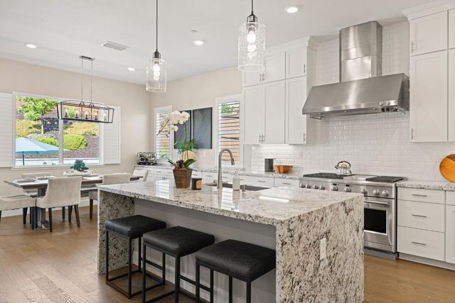 4710 Holliday Ln, El Dorado Hills, CA 95762