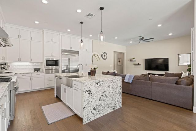 4710 Holliday Ln, El Dorado Hills, CA 95762