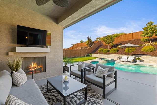 4710 Holliday Ln, El Dorado Hills, CA 95762