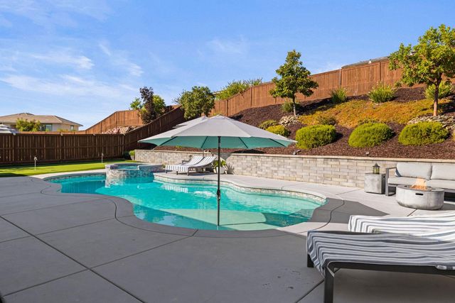 4710 Holliday Ln, El Dorado Hills, CA 95762