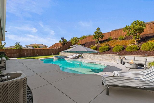 4710 Holliday Ln, El Dorado Hills, CA 95762