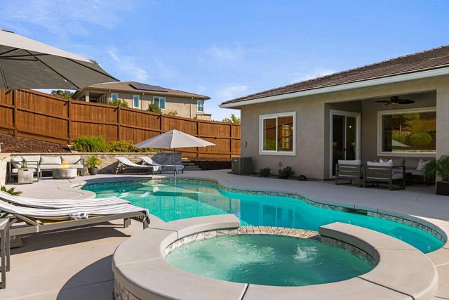 4710 Holliday Ln, El Dorado Hills, CA 95762