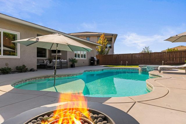 4710 Holliday Ln, El Dorado Hills, CA 95762