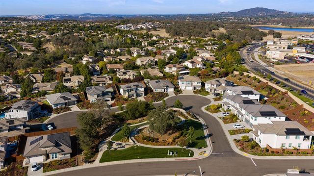 4710 Holliday Ln, El Dorado Hills, CA 95762