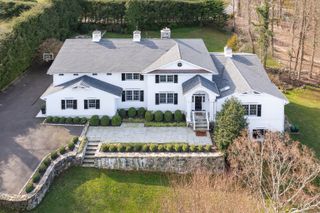 17 Rustic View Road, Greenwich, CT 06830
