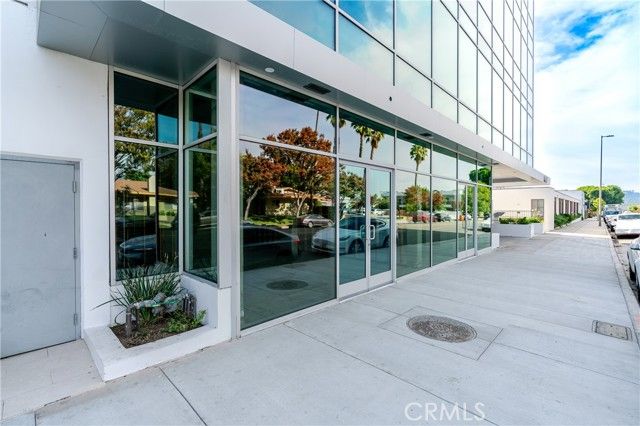 610 W Broadway, Glendale, CA 91204