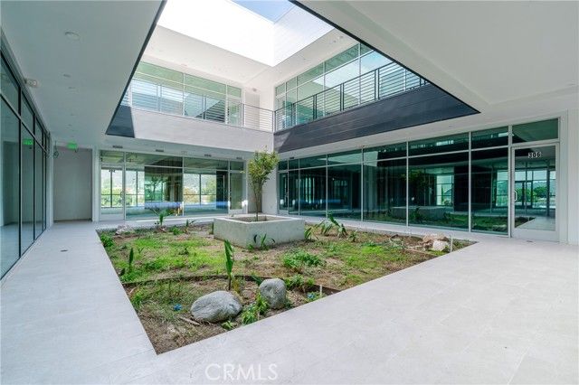 610 W Broadway, Glendale, CA 91204