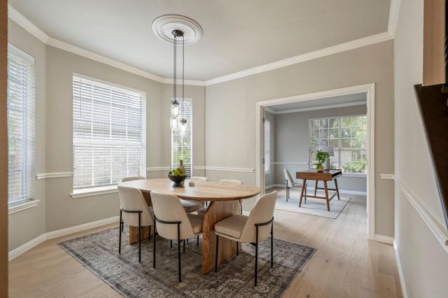 2004 Wood Glen DR, Round Rock, TX 78681