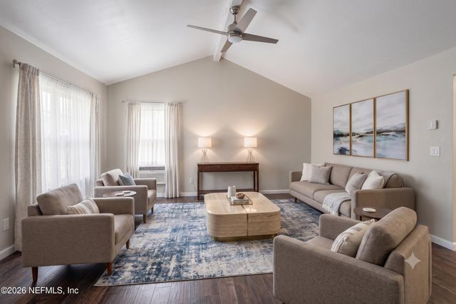 1344 BAY HILL Boulevard B, Orange Park, FL 32065