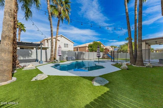 1906 W REDFIELD Road, Gilbert, AZ 85233