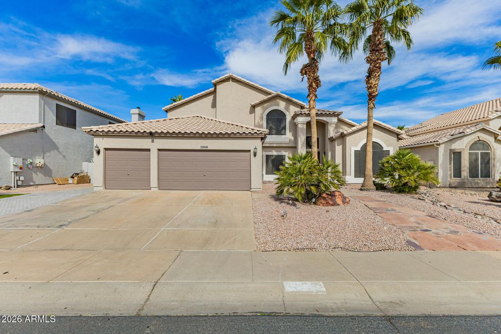 1906 W REDFIELD Road, Gilbert, AZ 85233