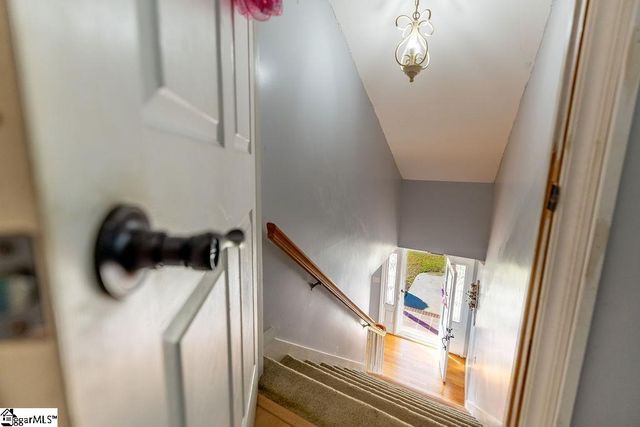 121 Amberwood Drive, Anderson, SC 29621