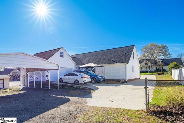 121 Amberwood Drive, Anderson, SC 29621