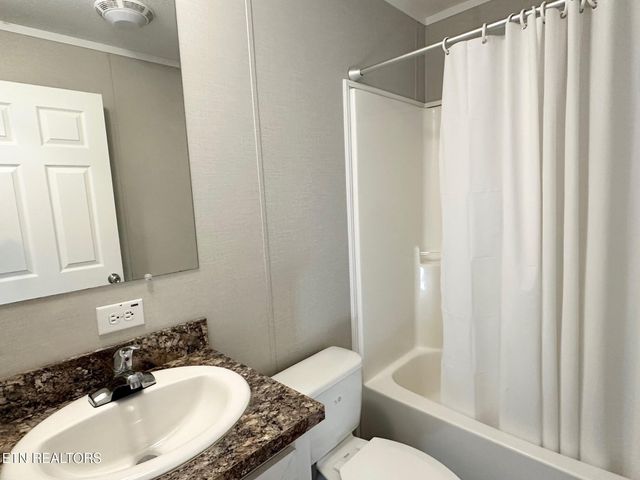 222 Braddock St, Crossville, TN 38571