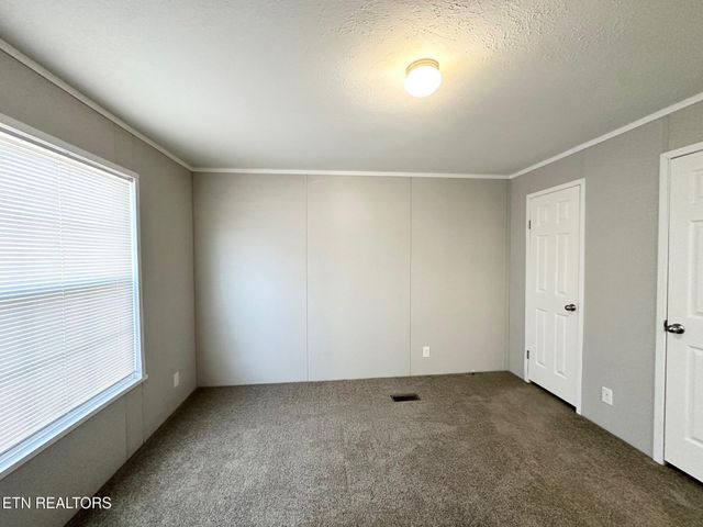 222 Braddock St, Crossville, TN 38571