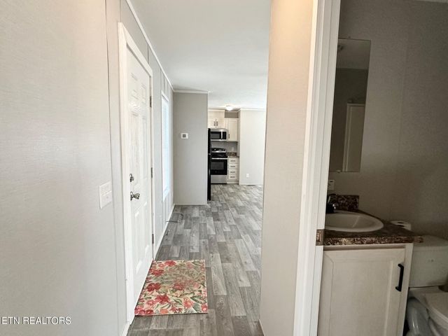 222 Braddock St, Crossville, TN 38571