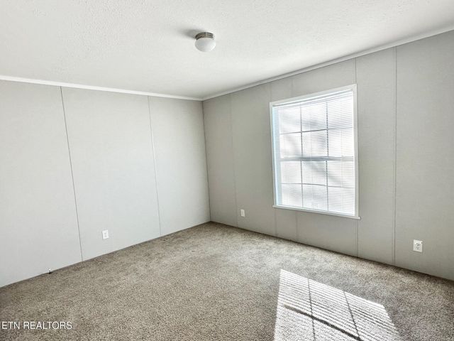 222 Braddock St, Crossville, TN 38571