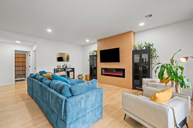 43 Withington St 3, Boston, MA 02124
