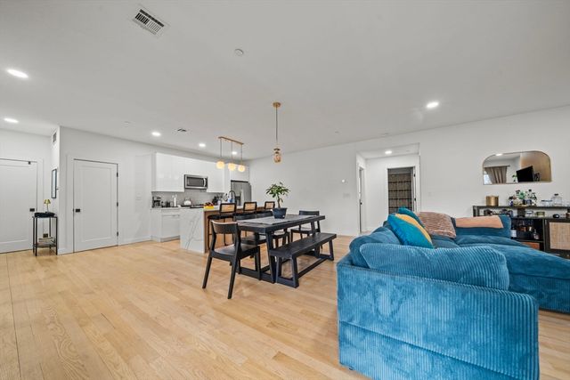 43 Withington St 3, Boston, MA 02124