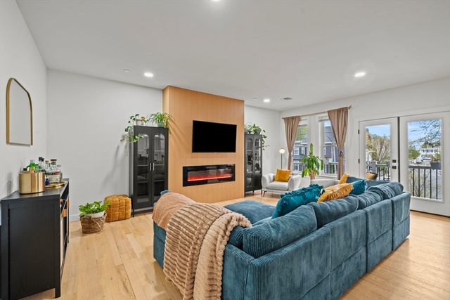 43 Withington St 3, Boston, MA 02124