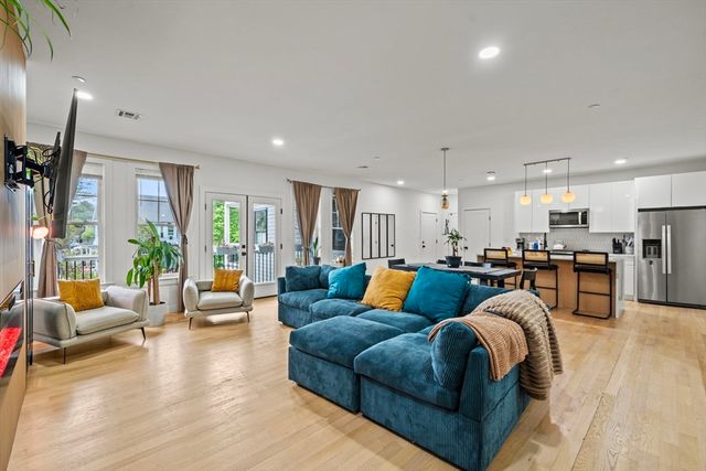 43 Withington St 3, Boston, MA 02124