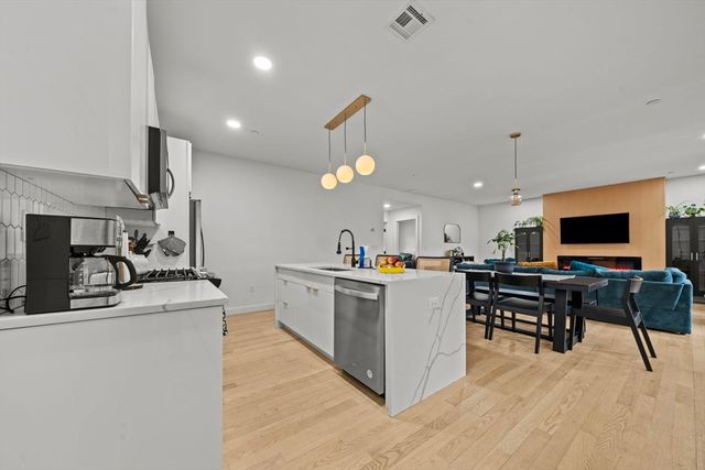 43 Withington St 3, Boston, MA 02124