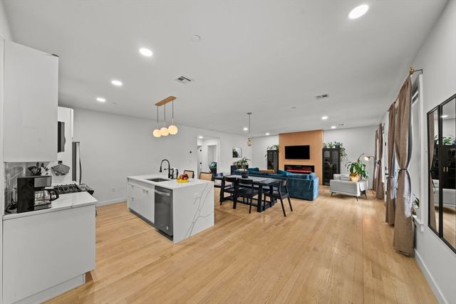 43 Withington St 3, Boston, MA 02124