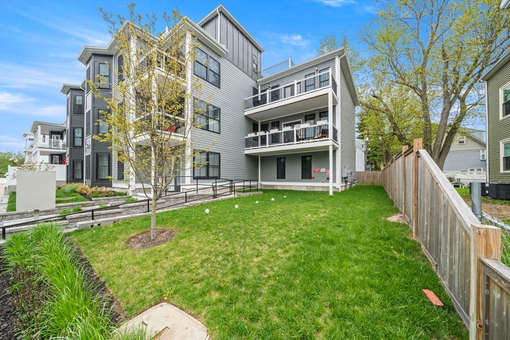 43 Withington St 3, Boston, MA 02124
