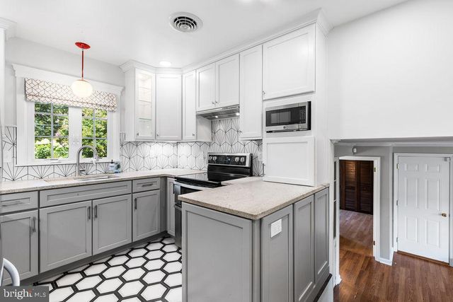 1221 PECKSNIFF RD, Wilmington, DE 19808
