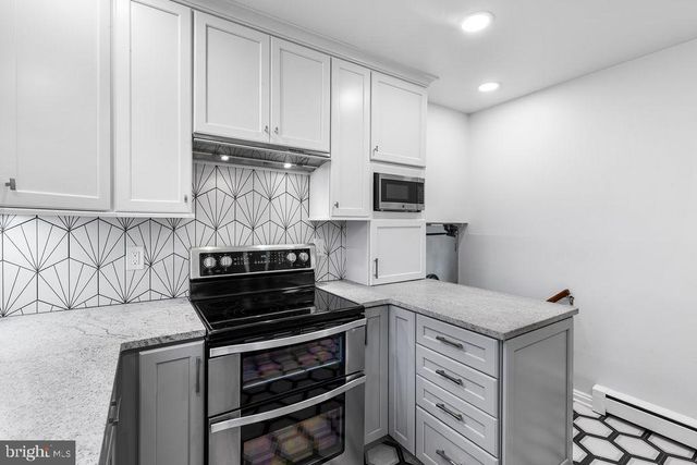 1221 PECKSNIFF RD, Wilmington, DE 19808