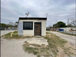 6900 S Flores, San Antonio, TX 78221