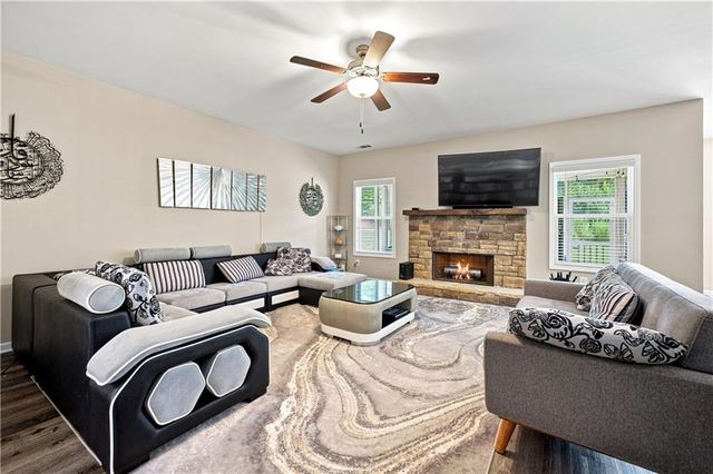 6314 Woodland Station Drive, Lula, GA 30554