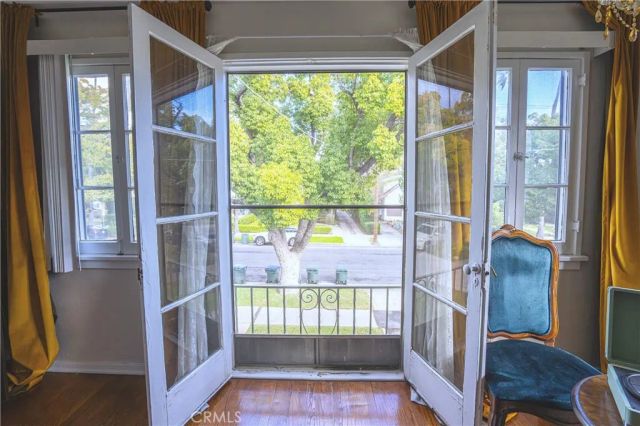 141 N Bonnie Avenue, Pasadena, CA 91106