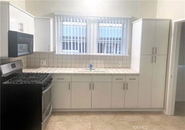 141 N Bonnie Avenue, Pasadena, CA 91106