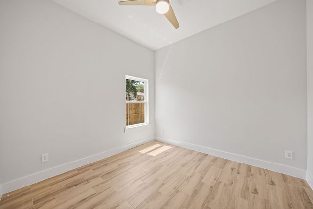 3201 NW 33rd Street, Fort Worth, TX 76106