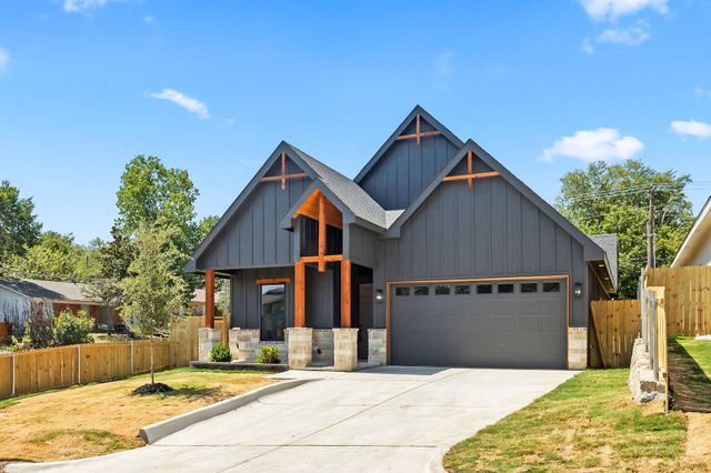 3201 NW 33rd Street, Fort Worth, TX 76106
