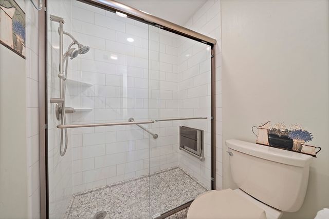 501 Auburn St 402, Whitman, MA 02382