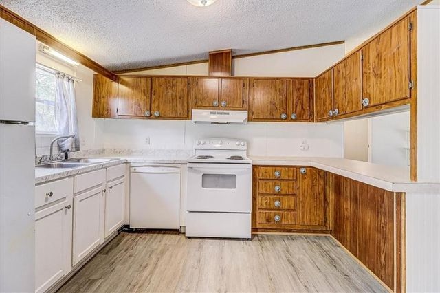 62 Portia Ave, Rockport, TX 78382