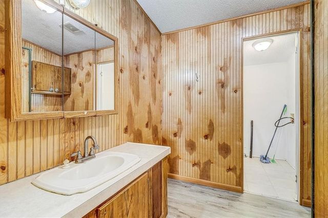 62 Portia Ave, Rockport, TX 78382