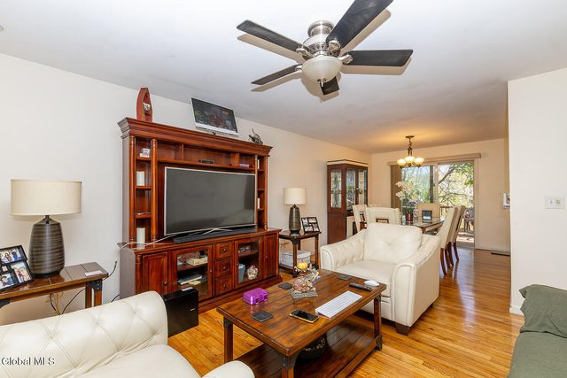 22 Hialeah Drive, Troy, NY 12182