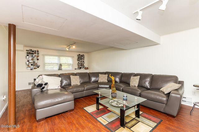 22 Hialeah Drive, Troy, NY 12182