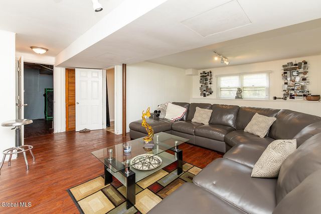 22 Hialeah Drive, Troy, NY 12182