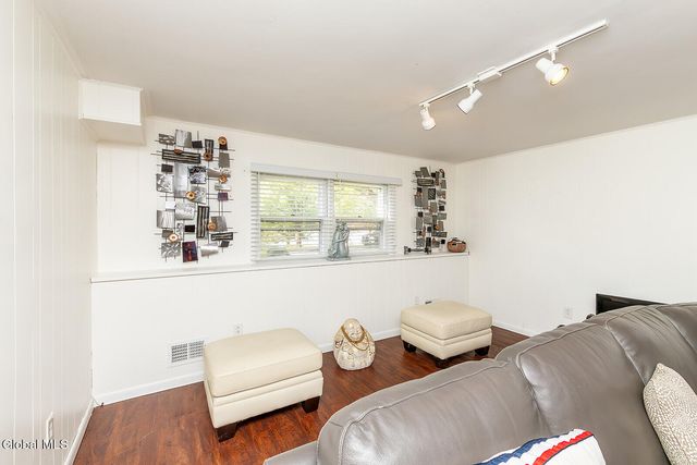 22 Hialeah Drive, Troy, NY 12182