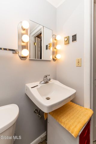 22 Hialeah Drive, Troy, NY 12182