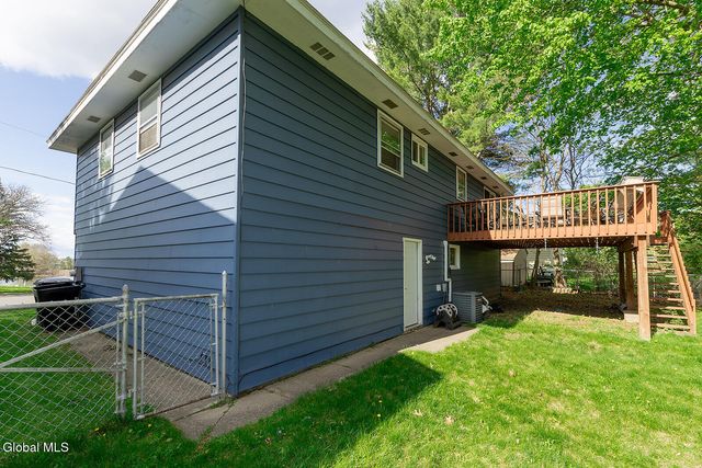 22 Hialeah Drive, Troy, NY 12182