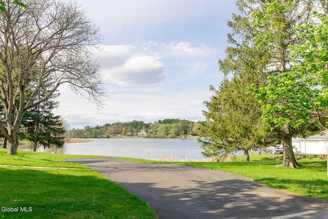 22 Hialeah Drive, Troy, NY 12182