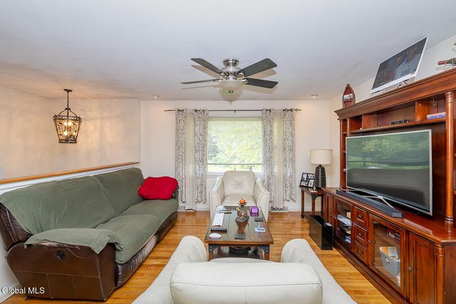22 Hialeah Drive, Troy, NY 12182