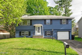 22 Hialeah Drive, Troy, NY 12182
