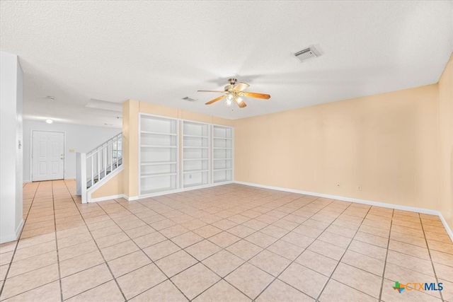 797 Killarney Road, Floresville, TX 78114