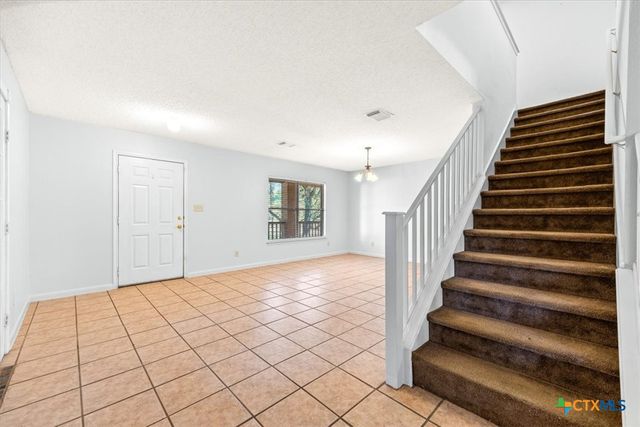 797 Killarney Road, Floresville, TX 78114